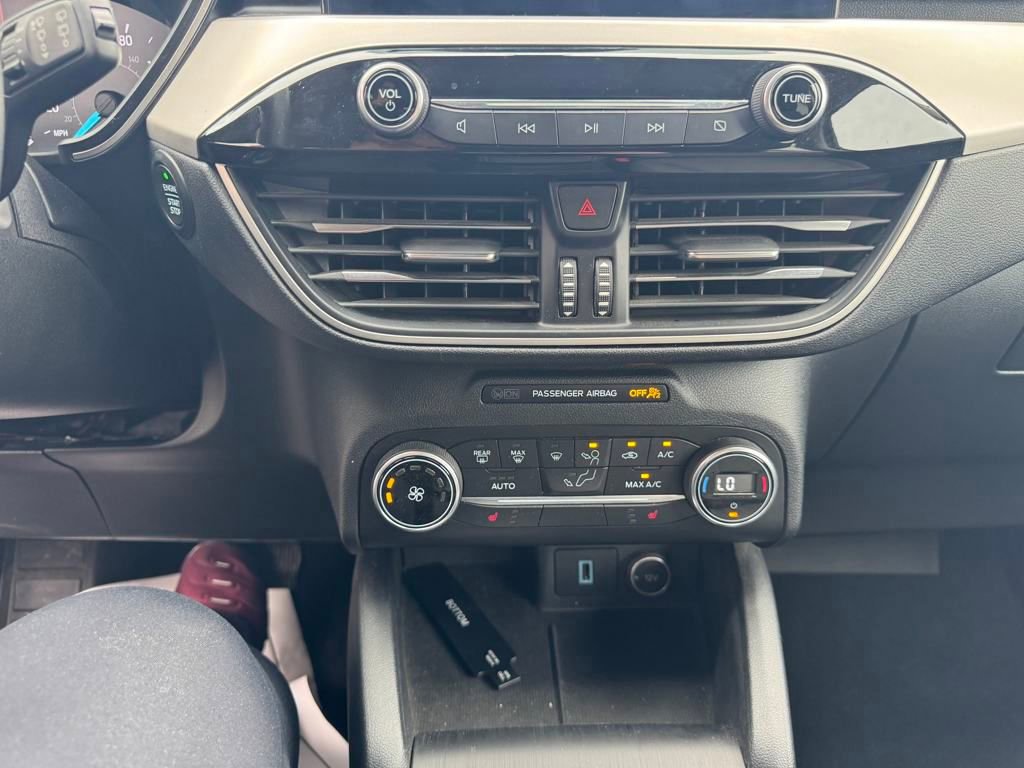 Used 2020 Ford Escape SE image 18