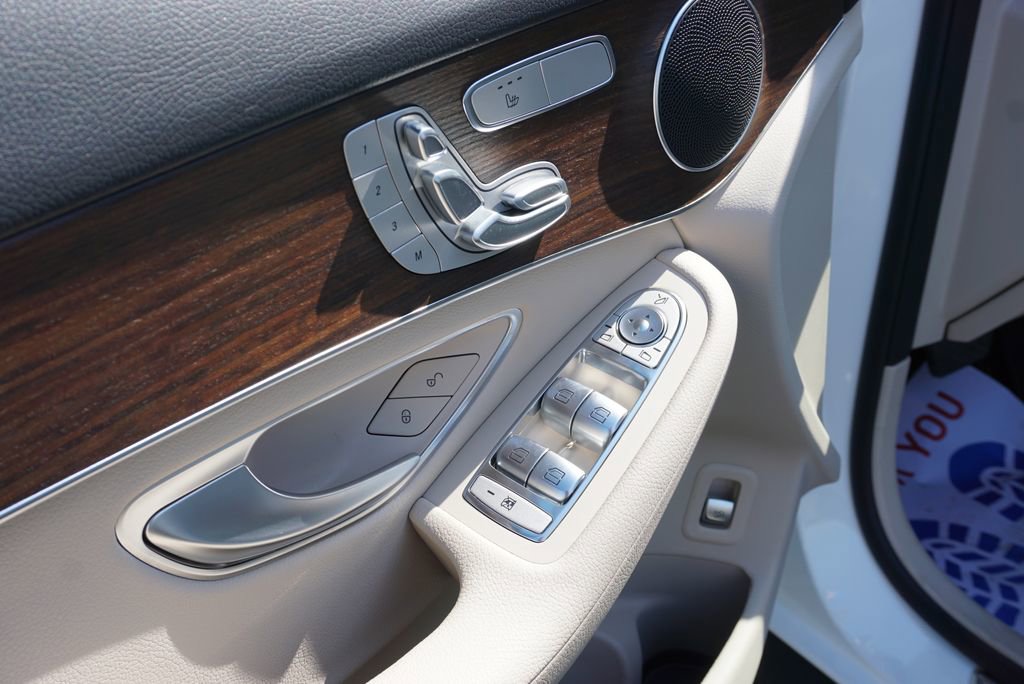 Used 2022 Mercedes-Benz GLC 300 4MATIC Coupe image 13