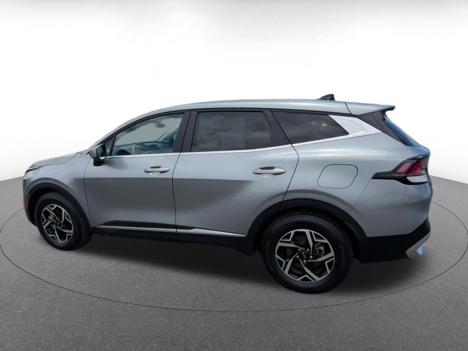 Used 2025 Kia Sportage LX FWD image 9