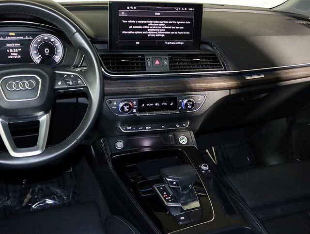 Used 2025 Audi Q5 e Premium Plus w/ Premium Plus Package image 16