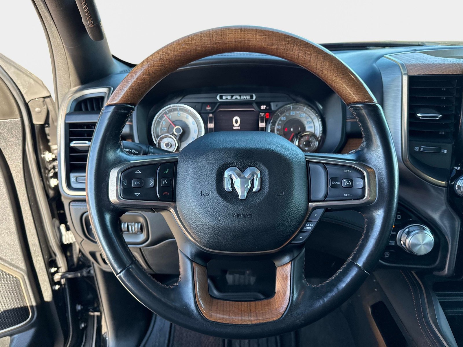 Used 2021 RAM 1500 Limited w/ Body Color Bumper Group image 26