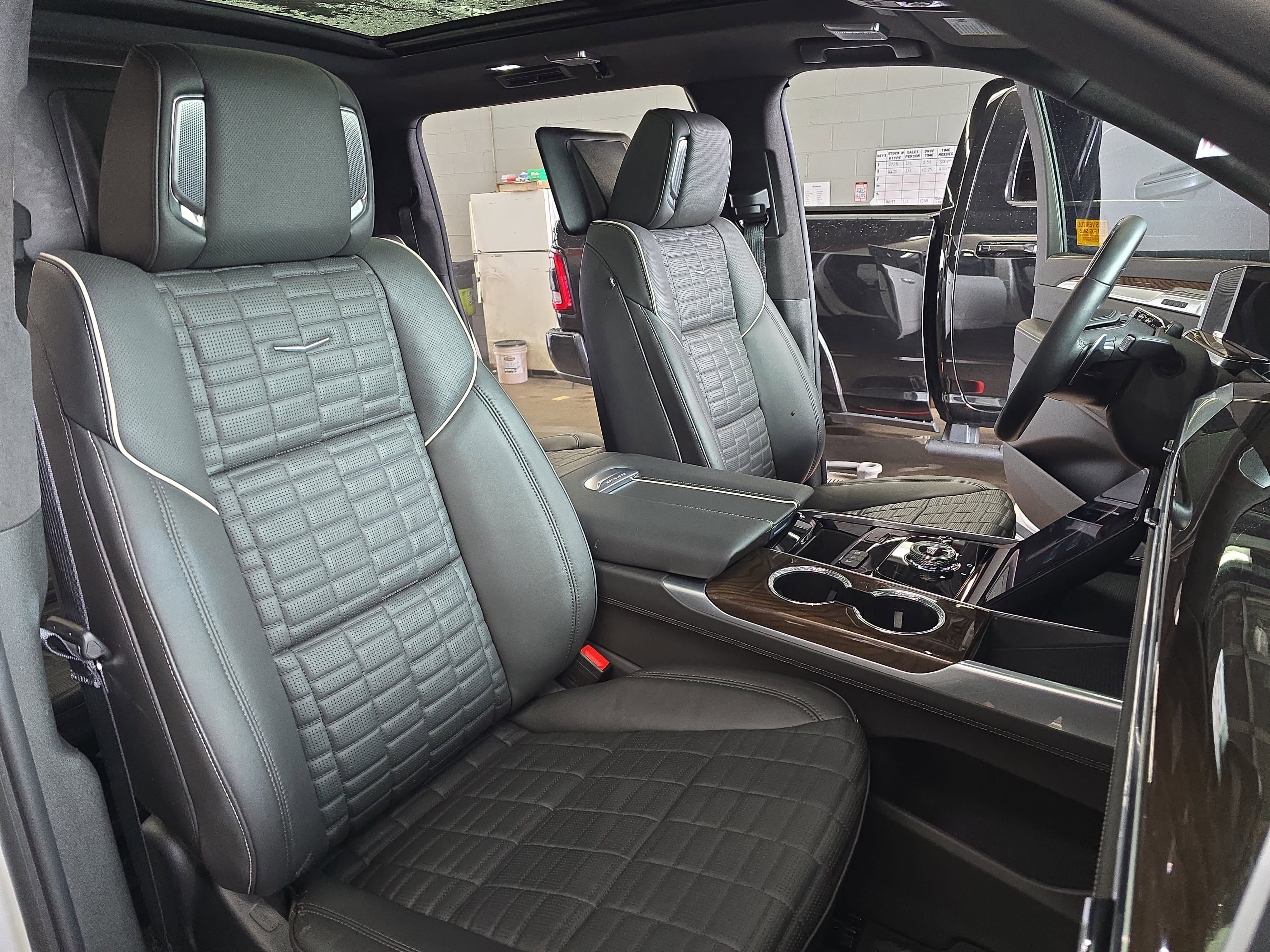Certified 2025 Cadillac Escalade ESV Sport Platinum AWD/4WD image 10