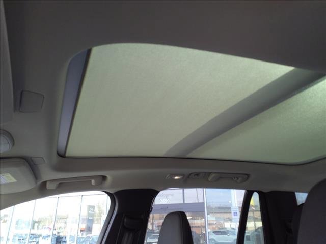 Used 2025 Volvo XC90 T8 Plus w/ Protection Package Premier image 8