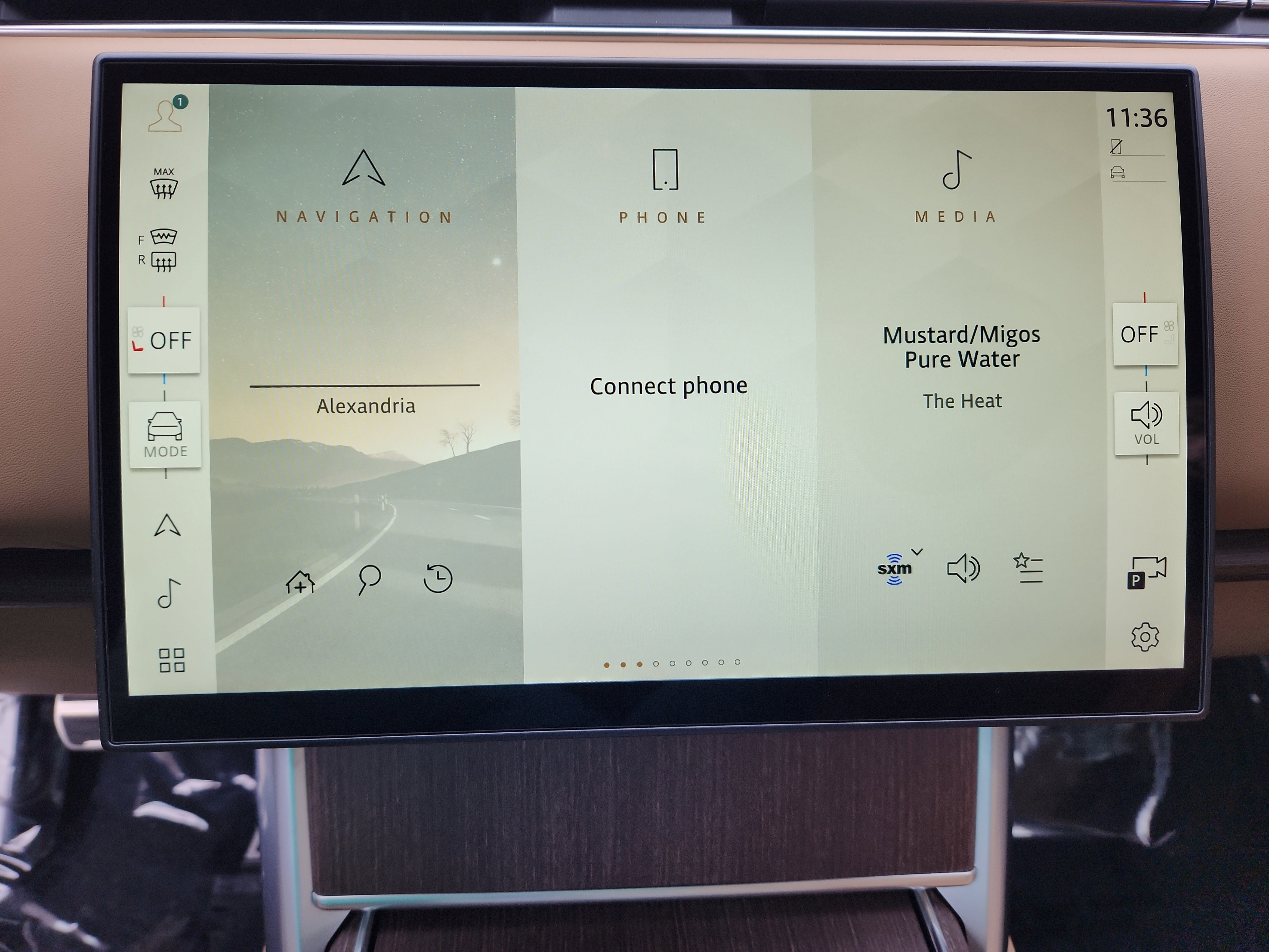 New 2025 Land Rover Range Rover SE image 17