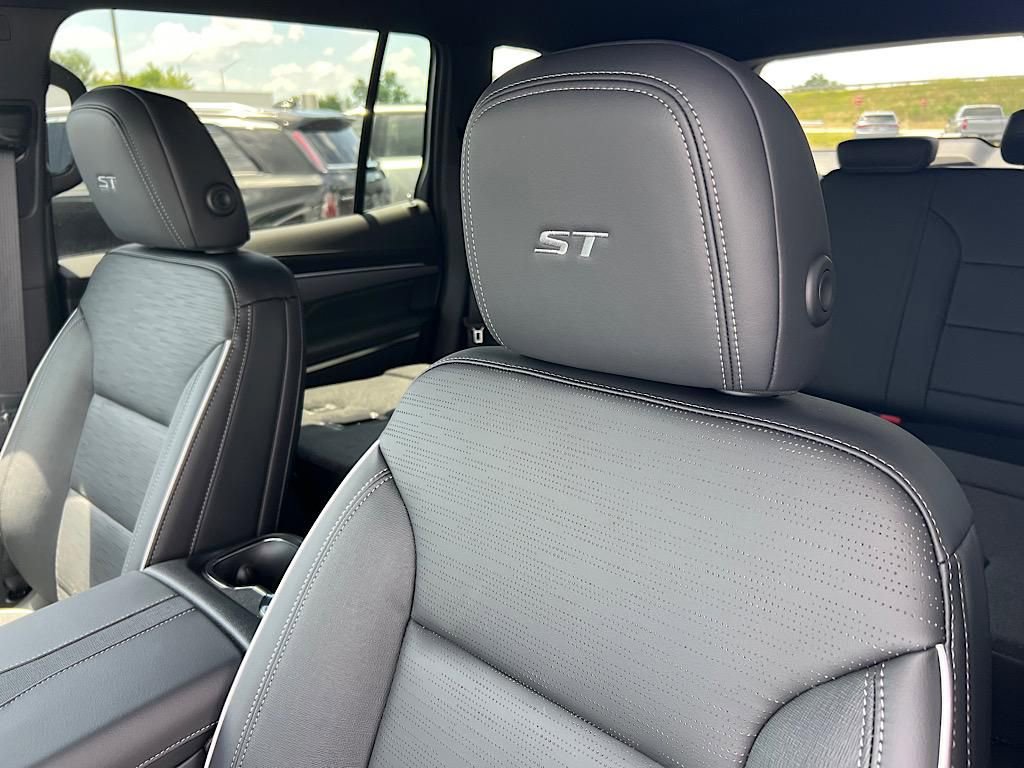 New 2025 Buick Enclave Sport Touring w/ Power Package image 13