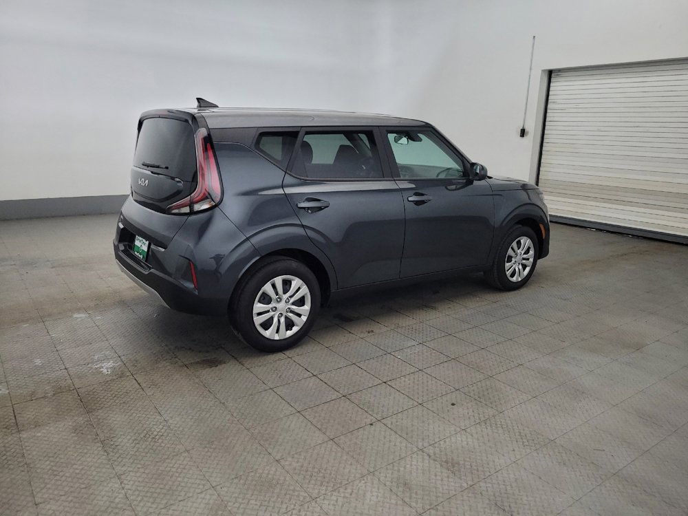 Used 2025 Kia Soul LX FWD image 10