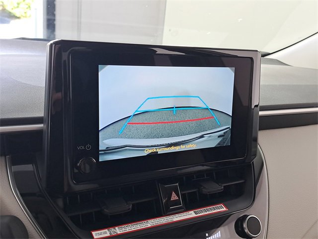 Used 2025 Toyota Corolla LE image 29