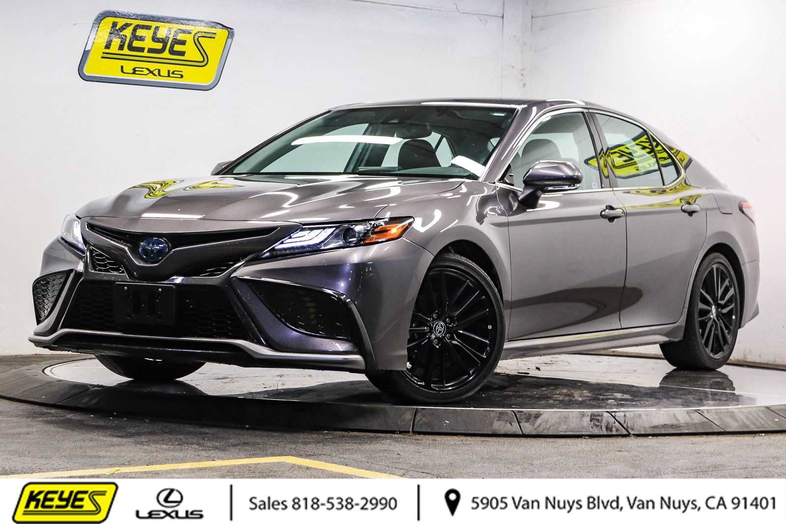 Used 2023 Toyota Camry XSE FWD image 1