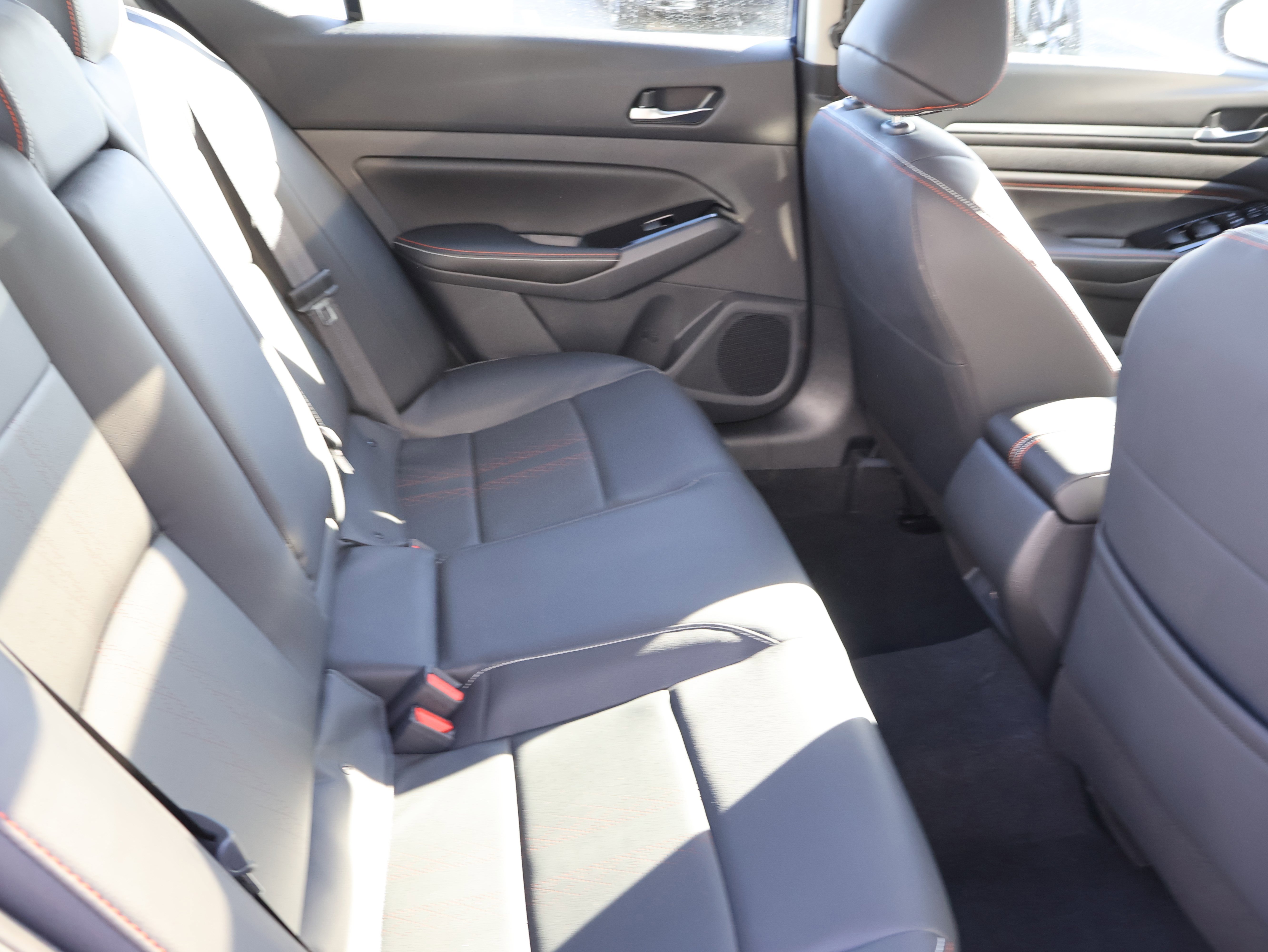 Used 2023 Nissan Altima 2.5 SR w/ SR Premium Package image 13