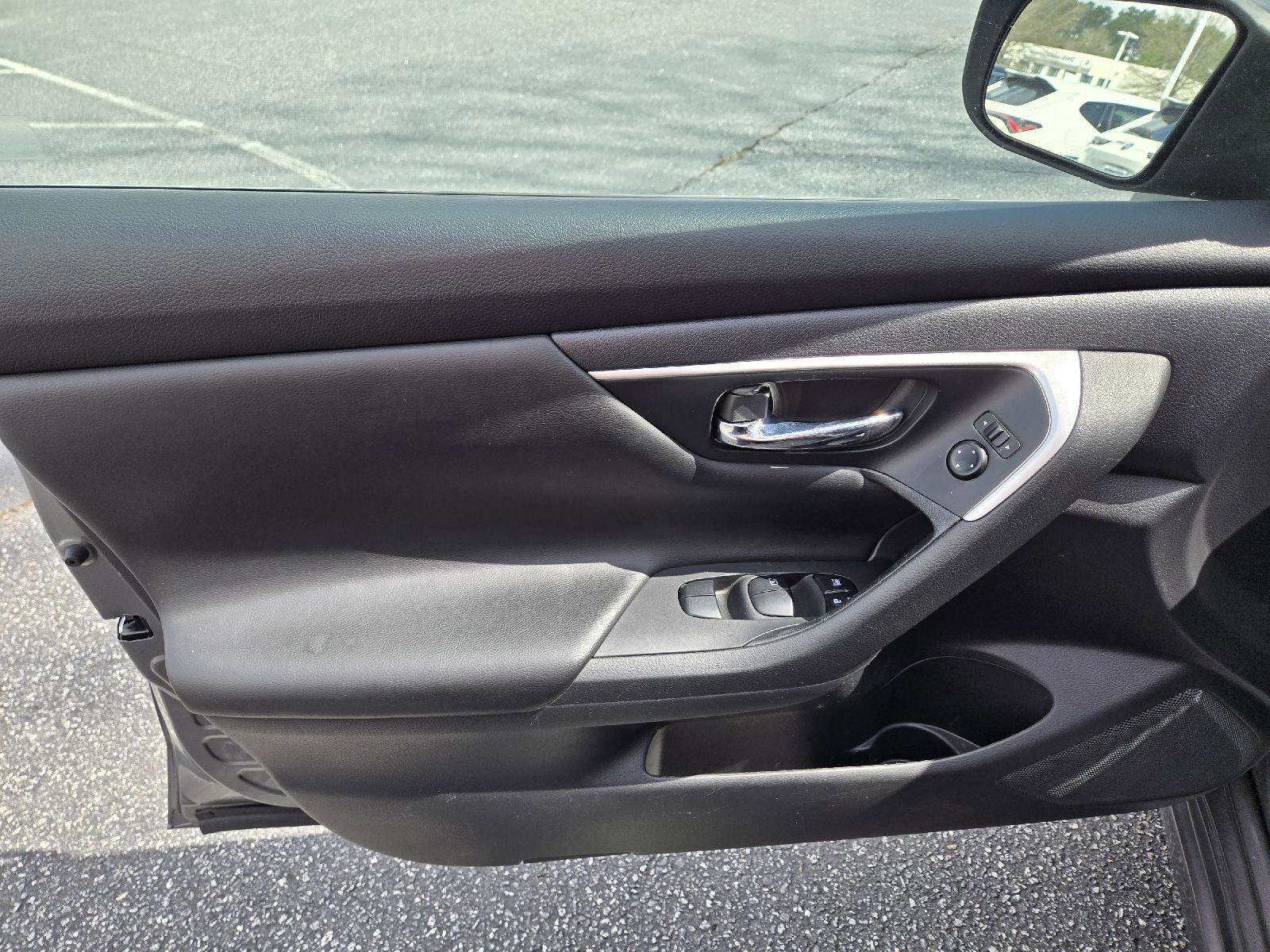 Used 2017 Nissan Altima 2.5 SV image 14