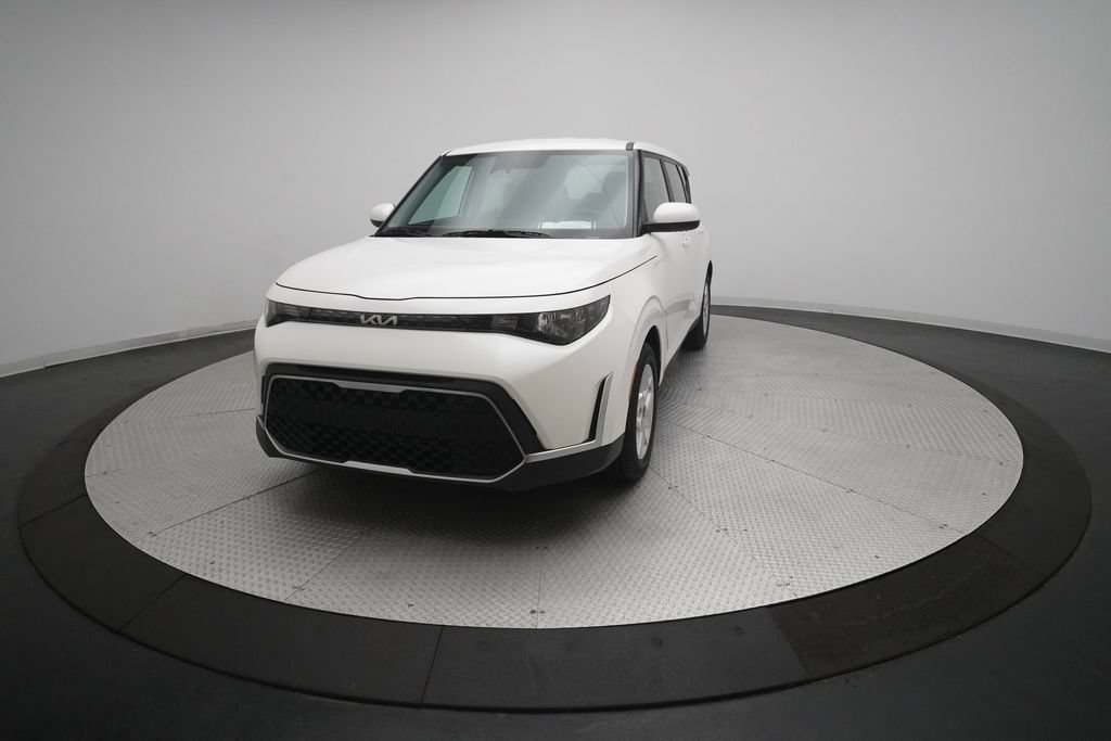 Used 2023 Kia Soul LX w/ LX Technology Package FWD image 12