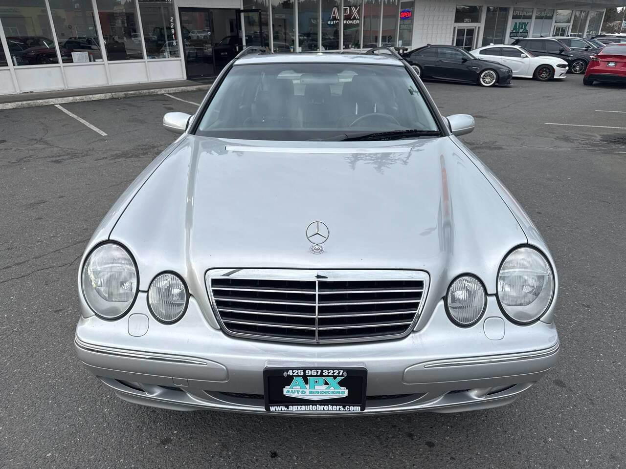 Used 2000 Mercedes-Benz E 320 4MATIC Wagon image 12