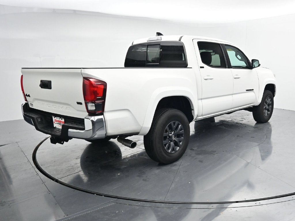 Used 2023 Toyota Tacoma SR5 AWD/4WD image 7