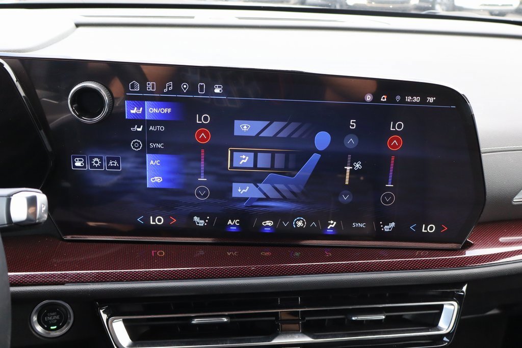 Used 2024 Chevrolet Traverse Z71 image 11