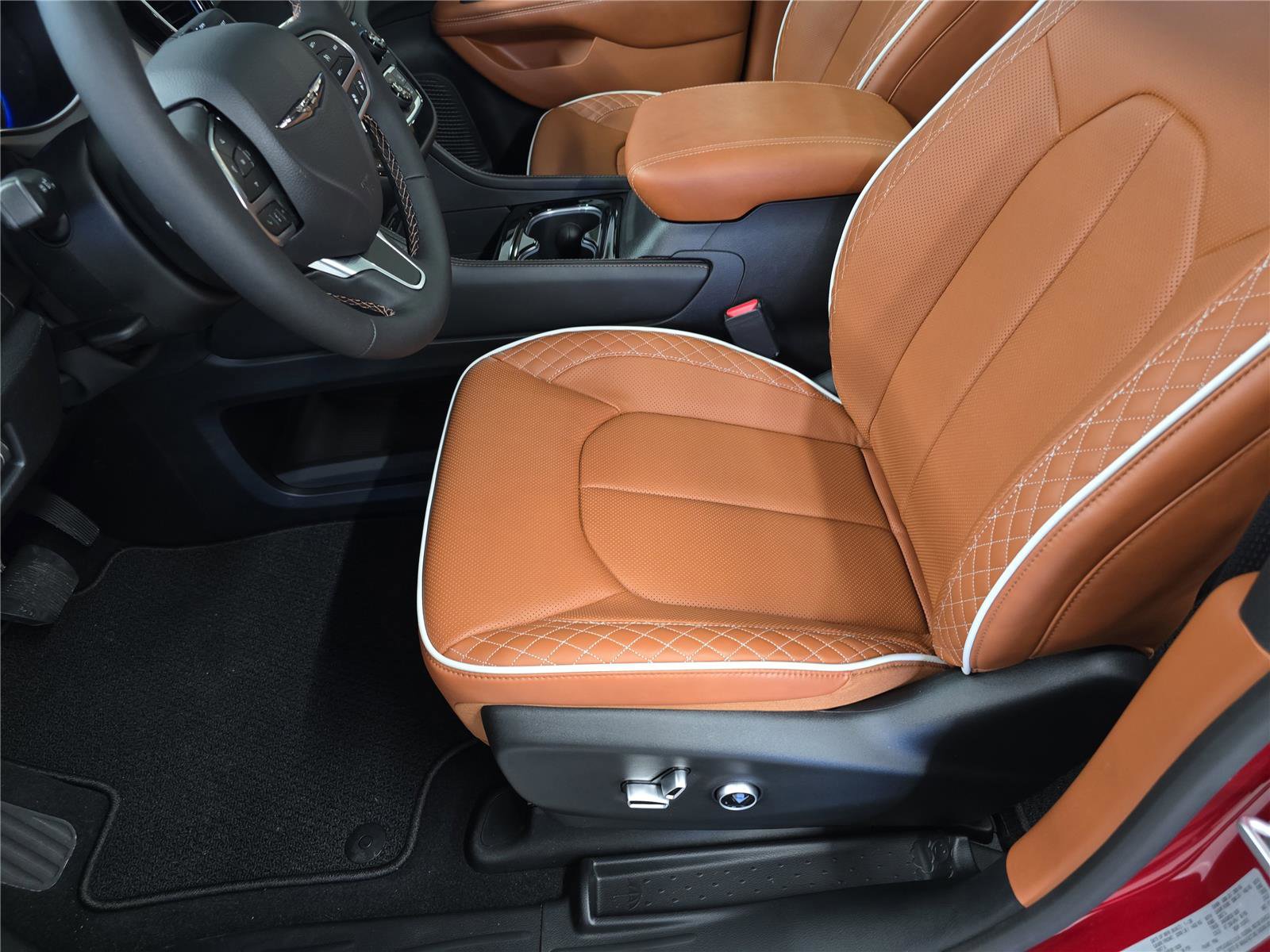 New 2026 Chrysler Pacifica Pinnacle image 18