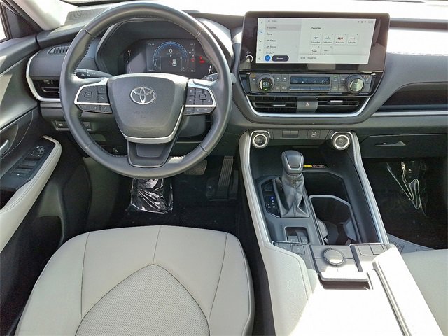 Certified 2024 Toyota Grand Highlander XLE image 11