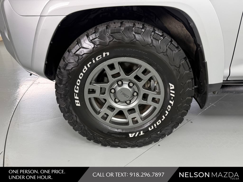 Used 2021 Toyota 4Runner Venture w/ Moonroof Package AWD/4WD image 11