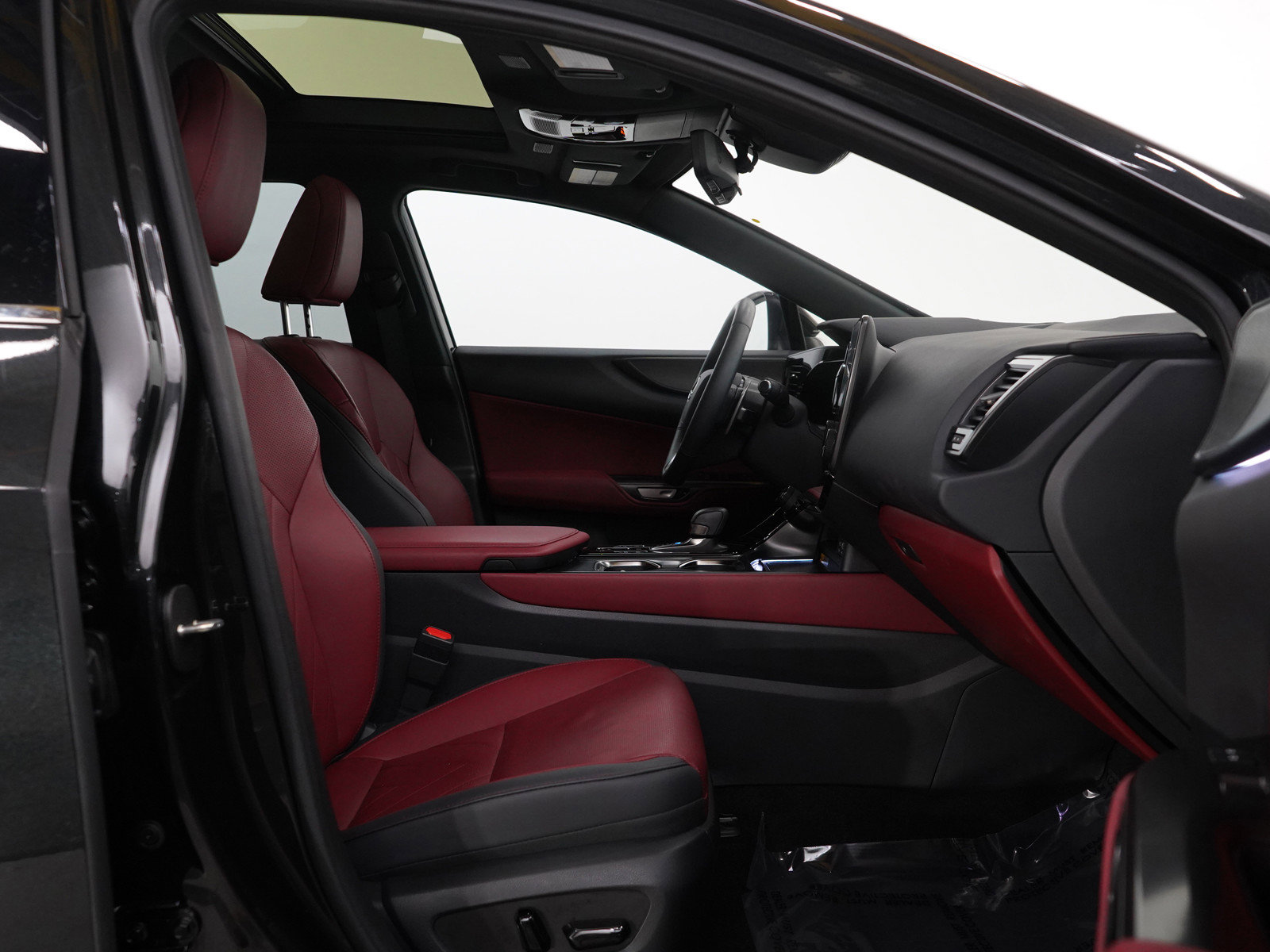 Used 2025 Lexus NX 450h+ AWD w/ Luxury Package image 10