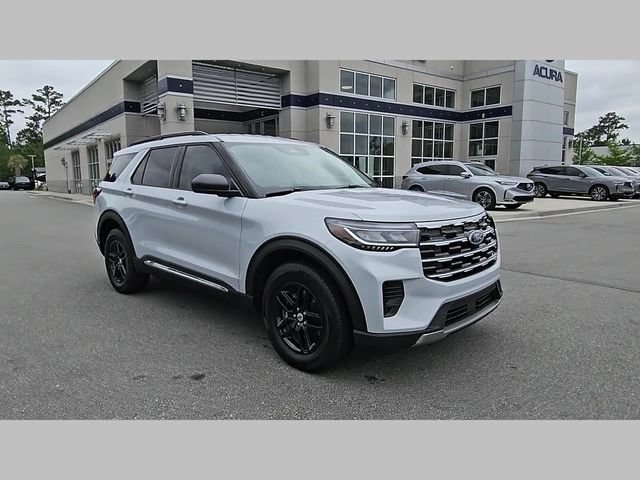Used 2025 Ford Explorer Active AWD/4WD image 33