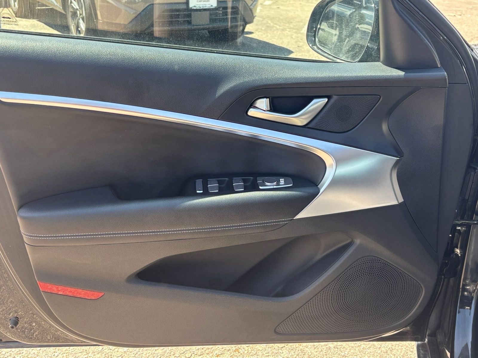 Used 2025 Genesis G70 2.5T AWD/4WD image 18