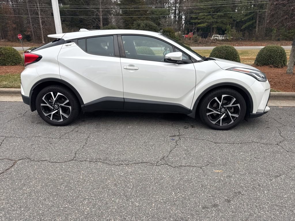 Used 2021 Toyota C-HR XLE image 5