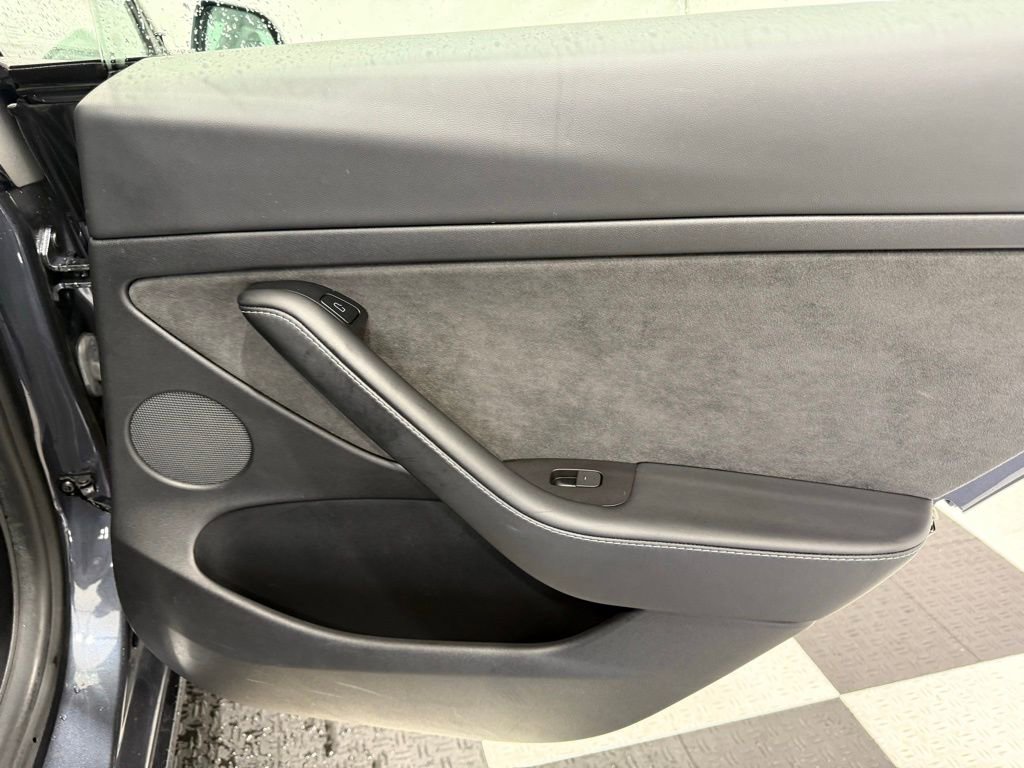 Used 2021 Tesla Model 3 Performance image 25
