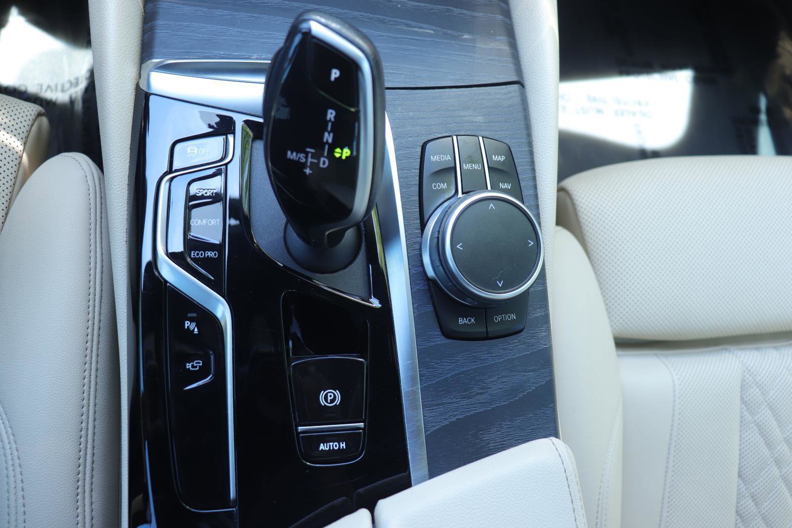 Used 2021 BMW 530i w/ Premium Package RWD image 35