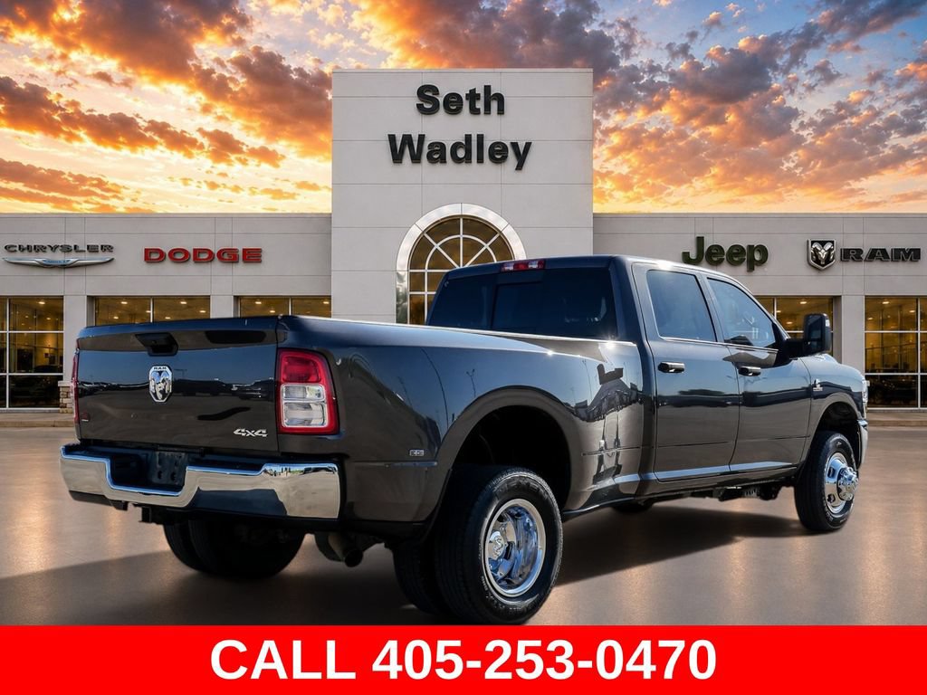 Used 2024 RAM 3500 Tradesman w/ Chrome Appearance Group AWD/4WD image 7