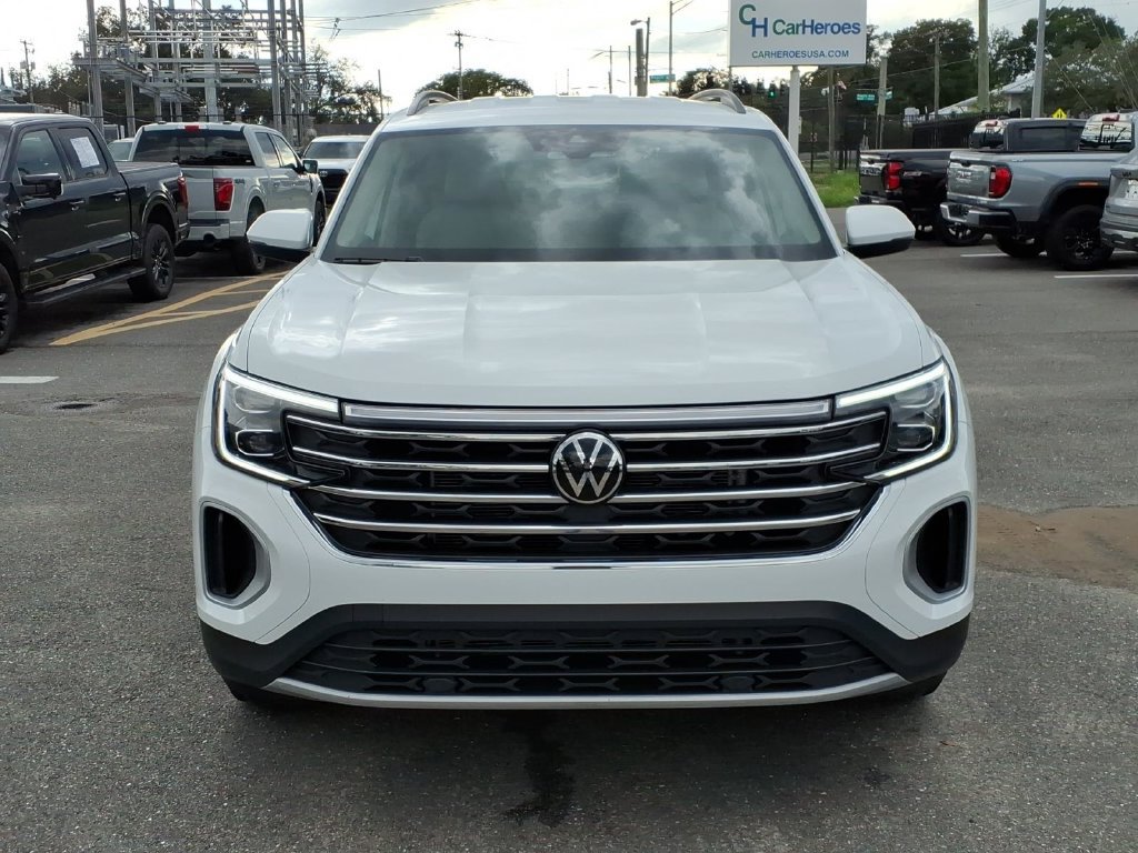 Used 2025 Volkswagen Atlas SE FWD image 2