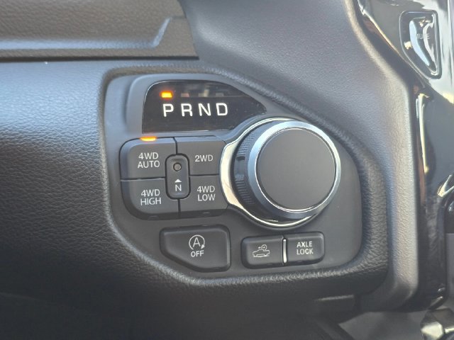 Used 2025 RAM 1500 Big Horn AWD/4WD image 34