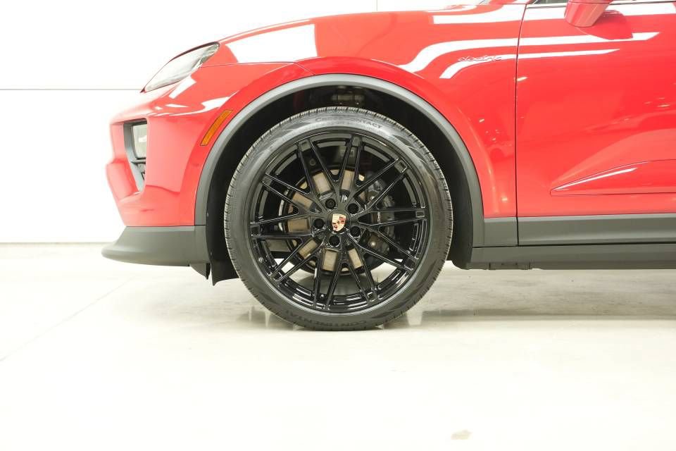 New 2026 Porsche Macan 4 Electric AWD/4WD image 41