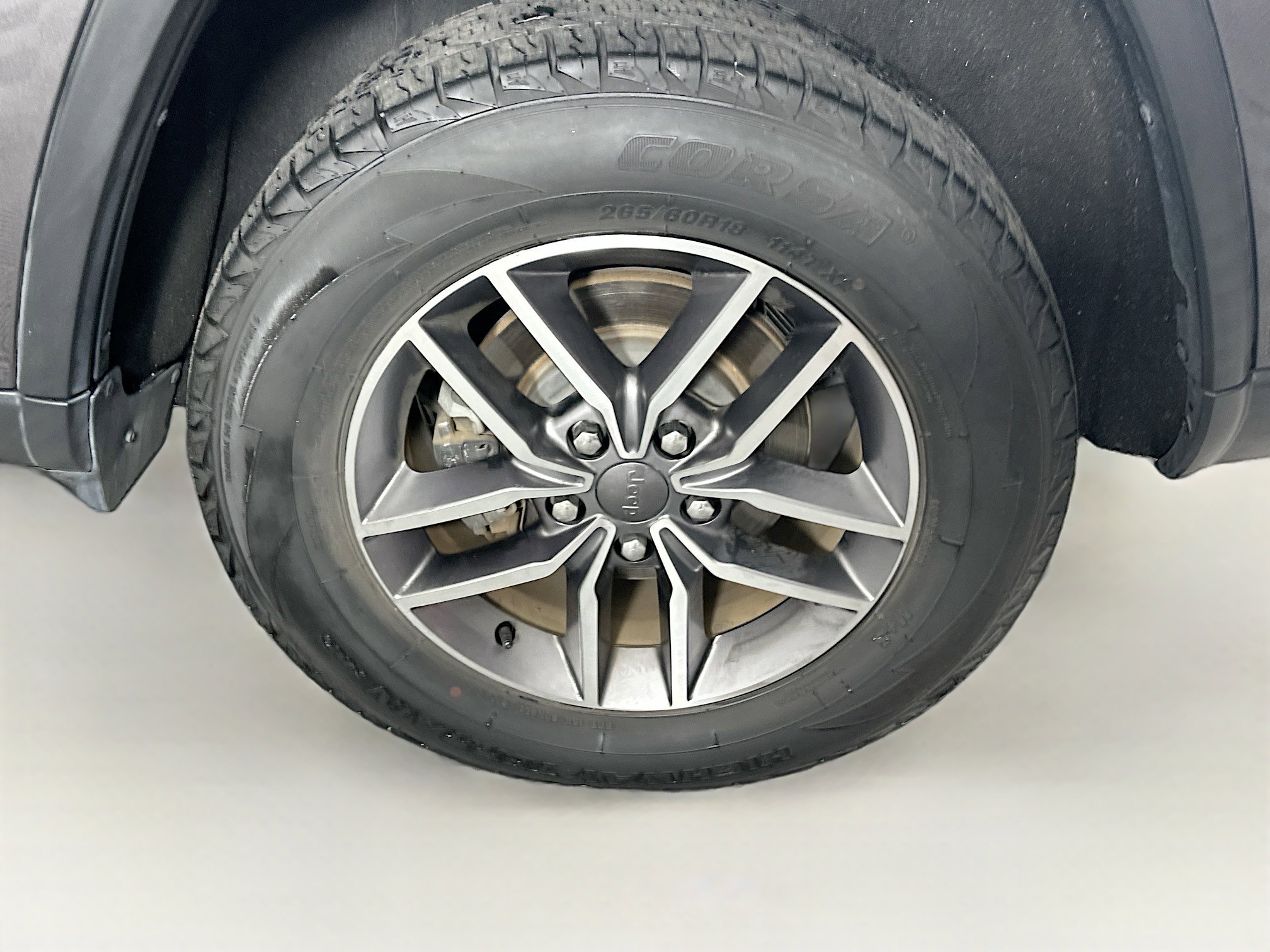 Used 2020 Jeep Grand Cherokee Laredo w/ Laredo X Package image 11