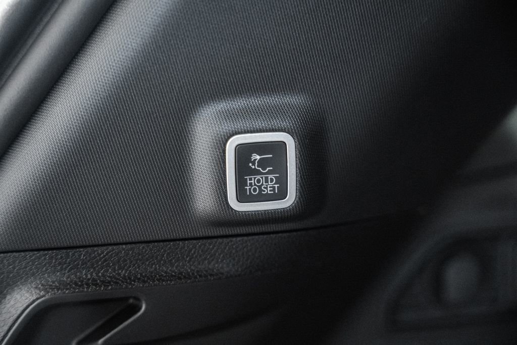 New 2025 Jeep Grand Cherokee Laredo X w/ Luxury Tech Group I image 10