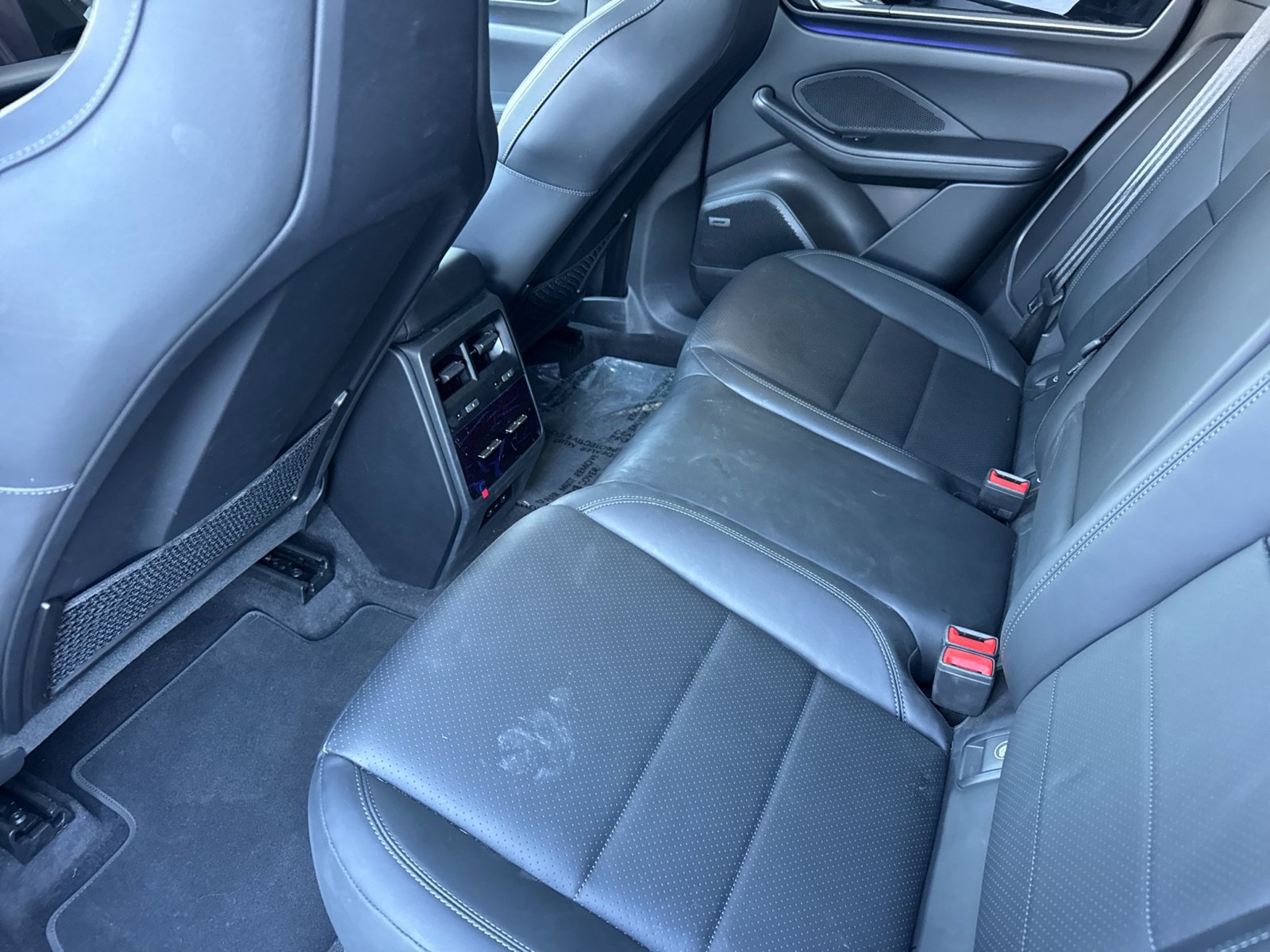 Used 2025 Porsche Macan Electric RWD image 23