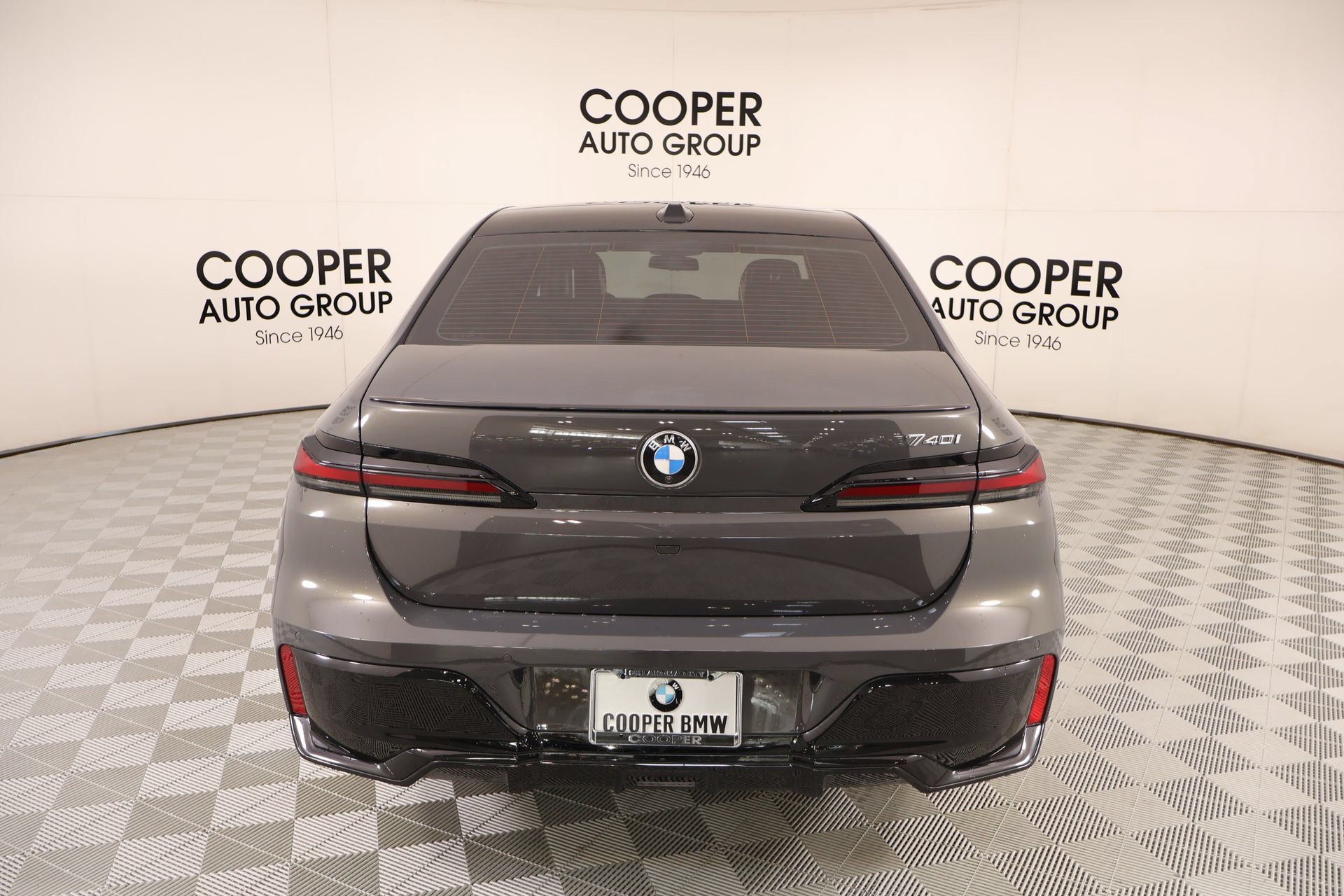 Used 2023 BMW 740i RWD image 24