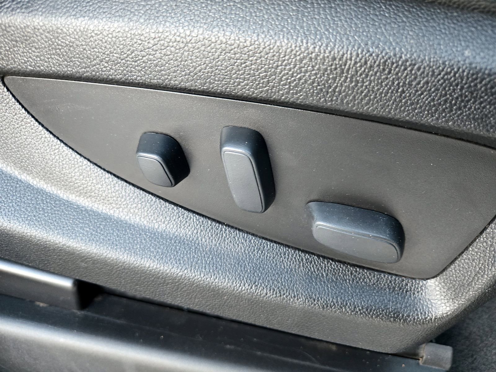 Used 2020 Chevrolet Suburban Premier image 29