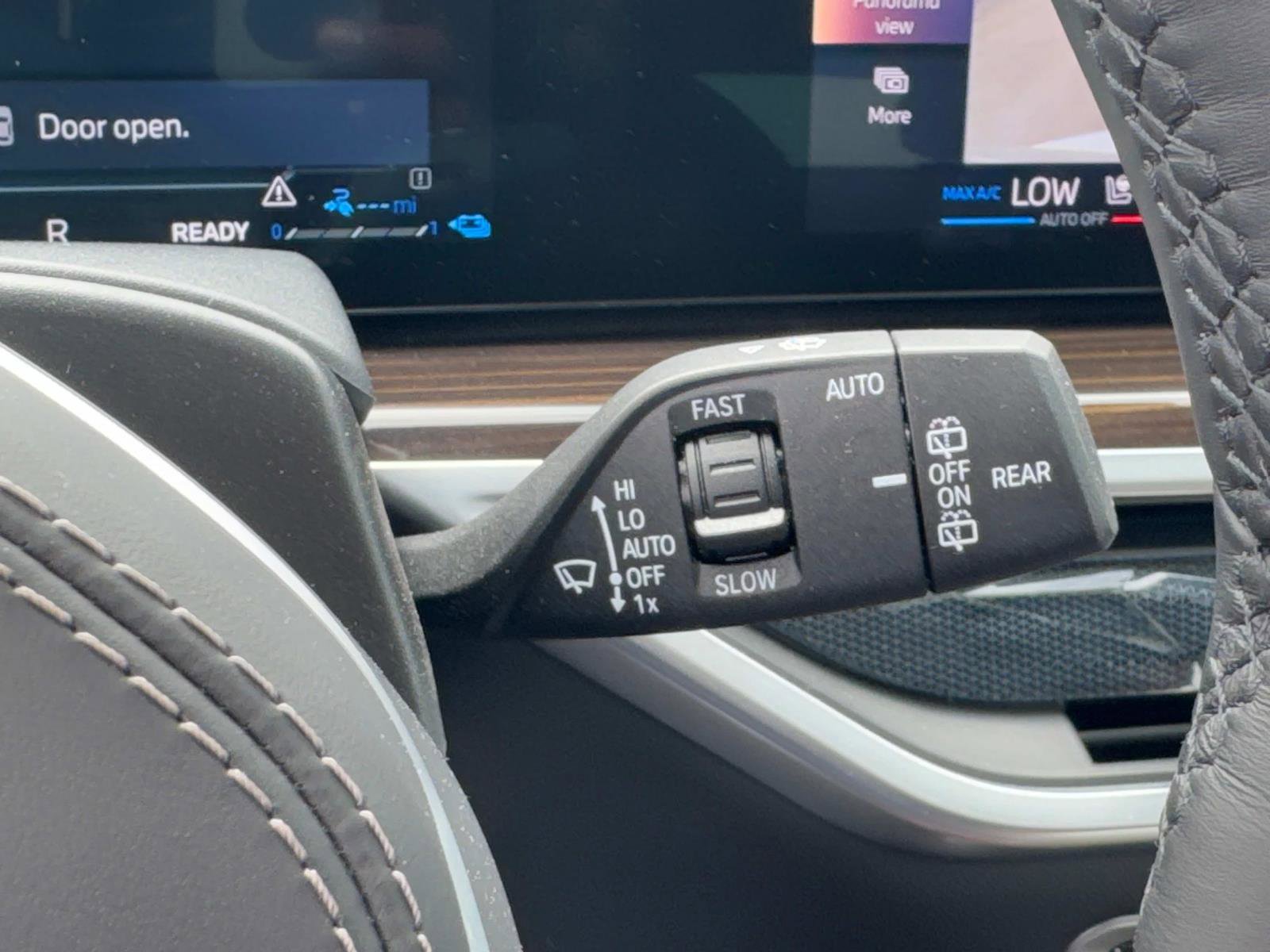 Used 2024 BMW X5 xDrive50e w/ M Sport Package image 26