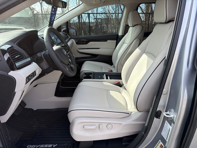 New 2026 Honda Odyssey Touring image 11