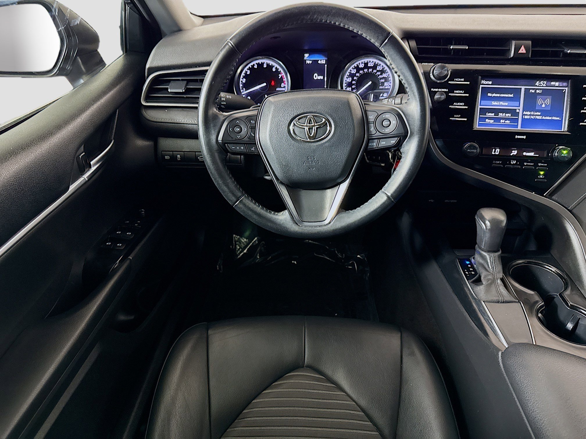 Used 2020 Toyota Camry SE FWD image 17