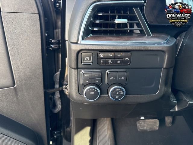 Used 2025 Chevrolet Suburban Z71 image 16