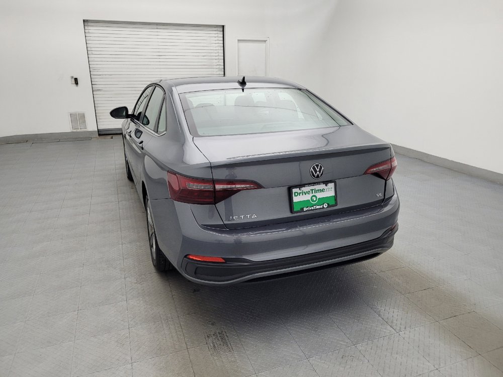 Used 2024 Volkswagen Jetta SE image 6