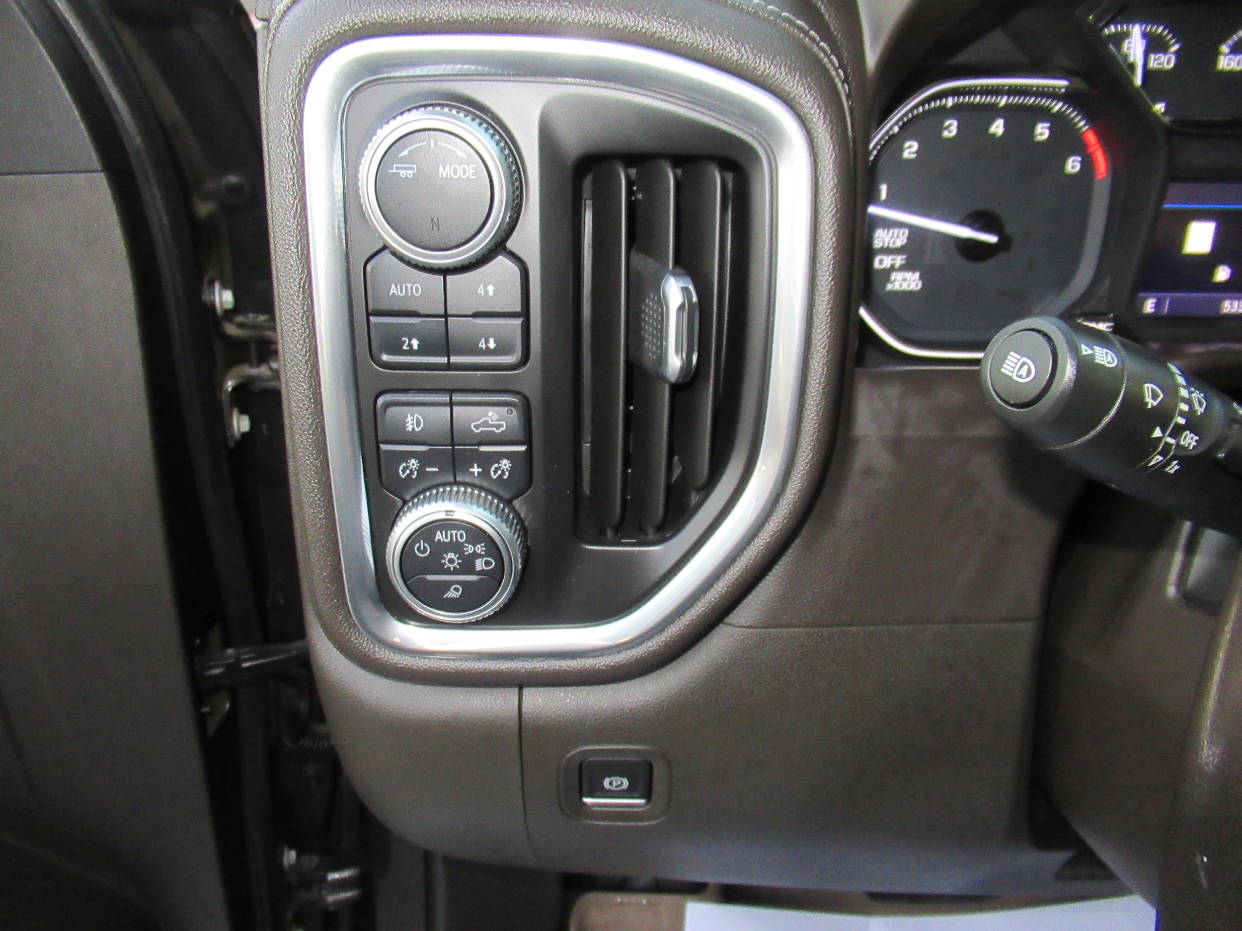 Used 2020 GMC Sierra 1500 SLT w/ SLT Premium Plus Package AWD/4WD image 16