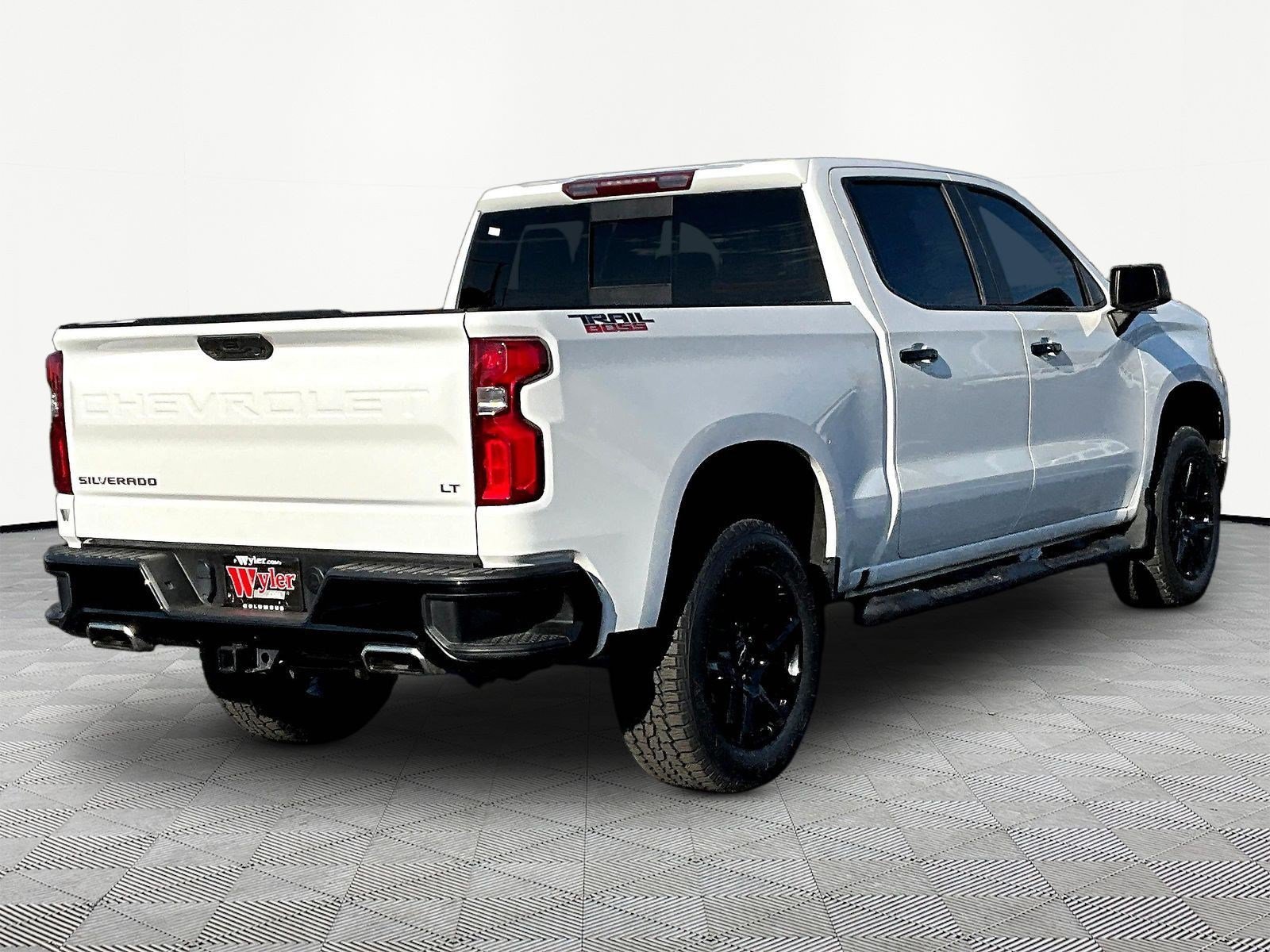 Used 2024 Chevrolet Silverado 1500 LT Trail Boss w/ Convenience Package II AWD/4WD image 6