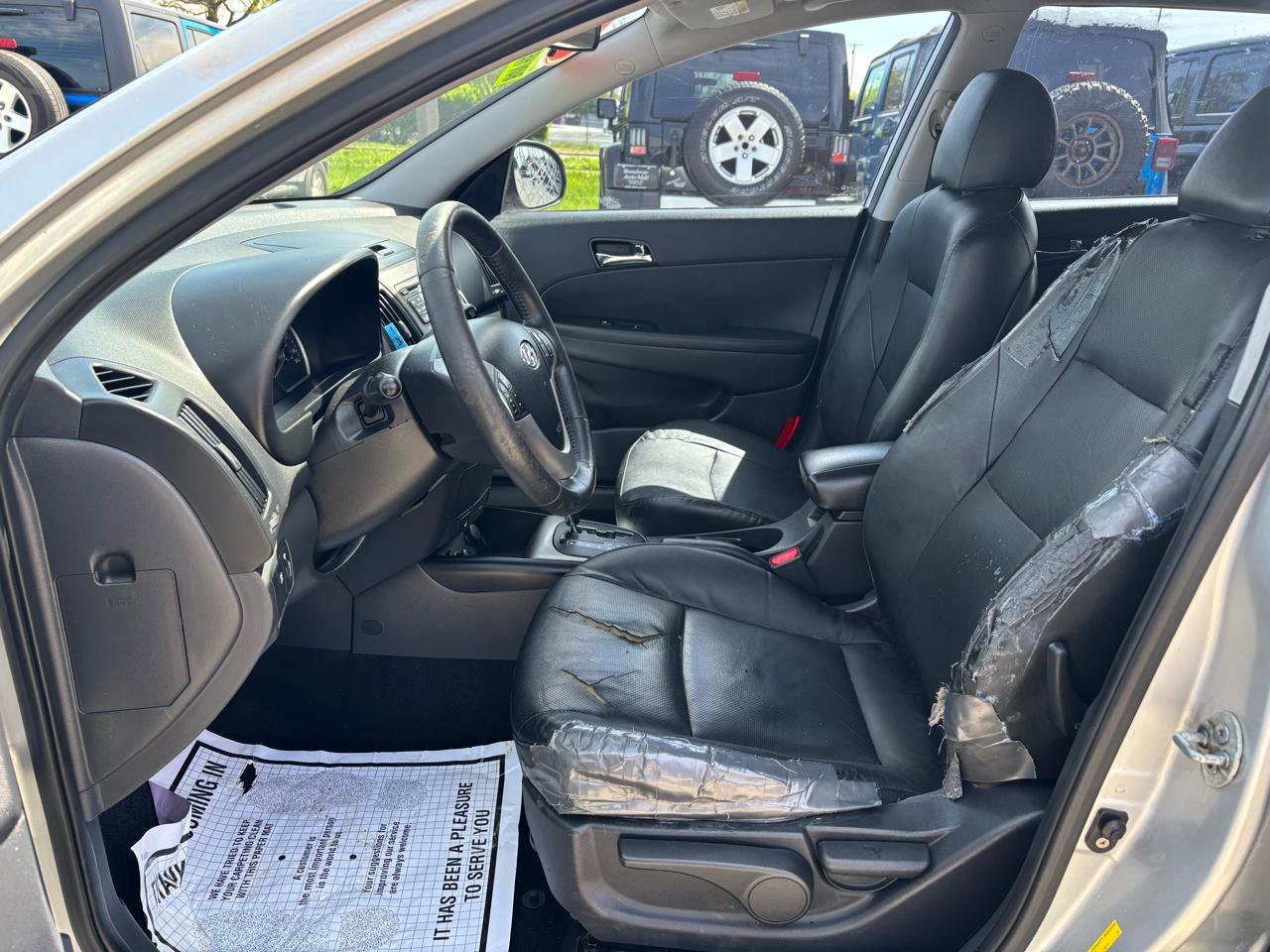 Used 2011 Hyundai Elantra image 16