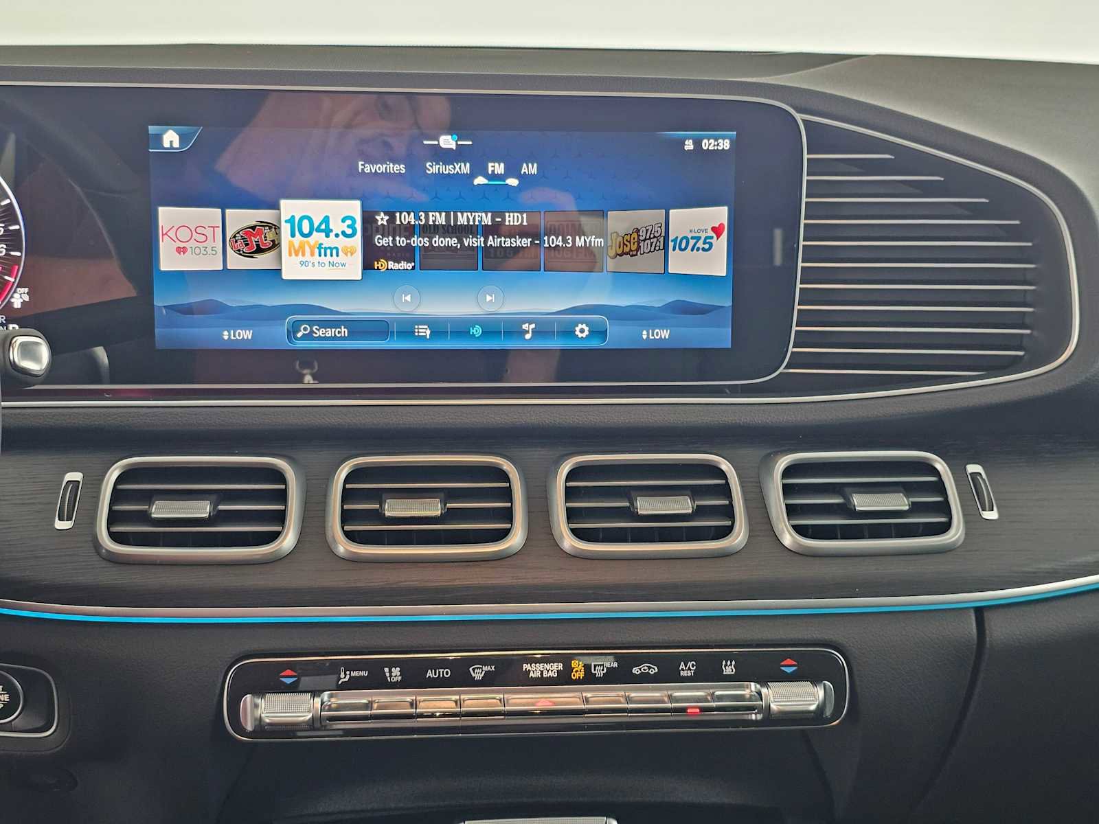 Certified 2025 Mercedes-Benz GLE 450e 4MATIC image 28