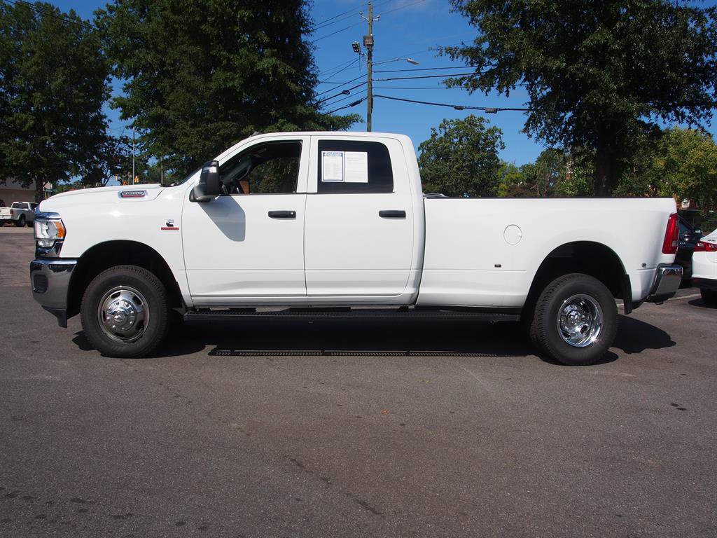 Used 2024 RAM 3500 Tradesman w/ Chrome Appearance Group image 2