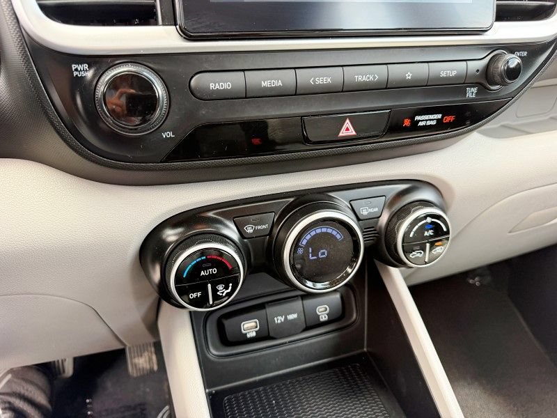 Used 2023 Hyundai Venue SEL FWD image 27