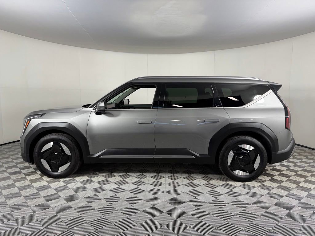Used 2024 Kia EV9 Wind AWD/4WD image 9