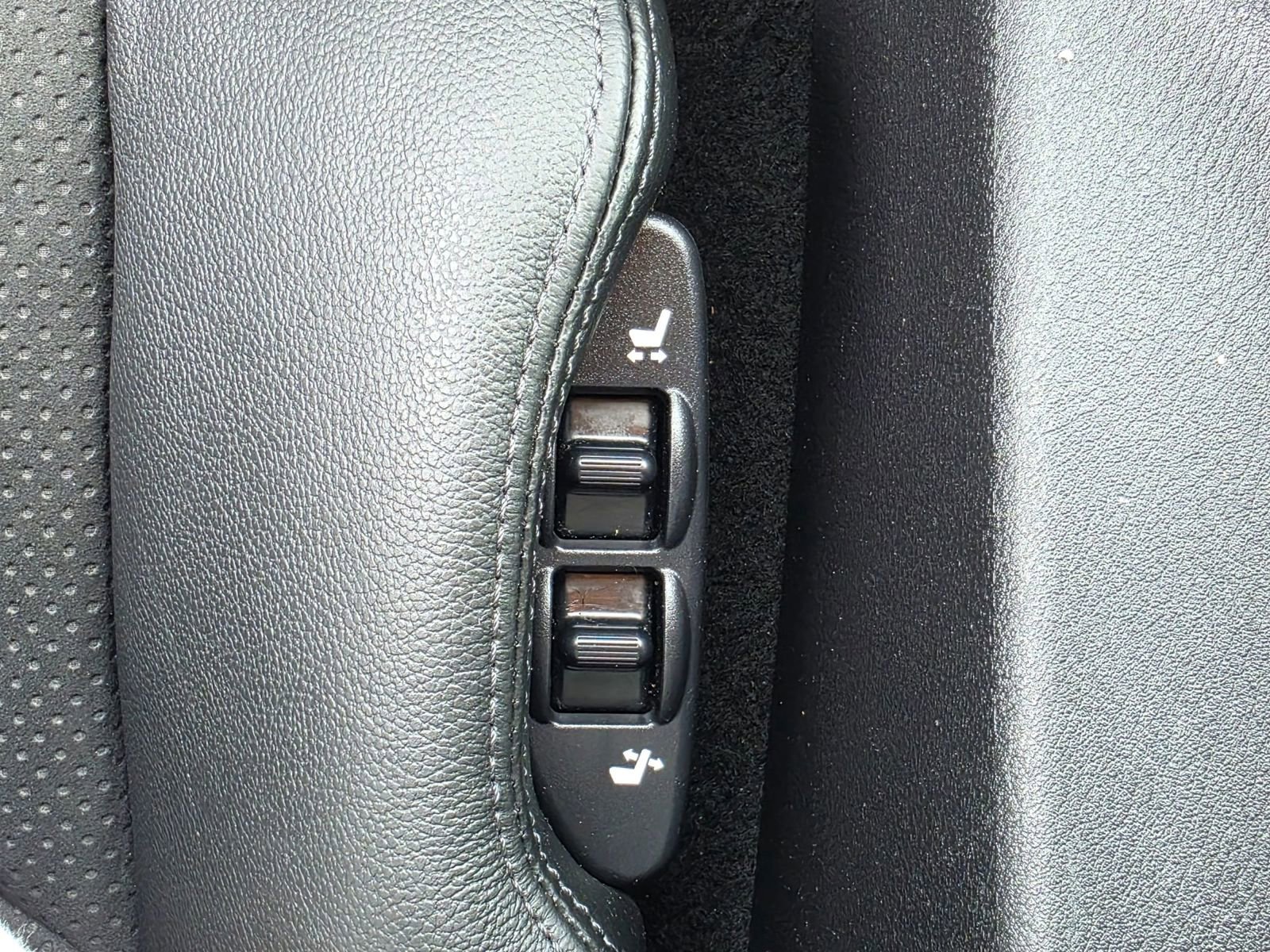 Used 2024 Nissan Z Performance w/ Floor Mat Package RWD image 13