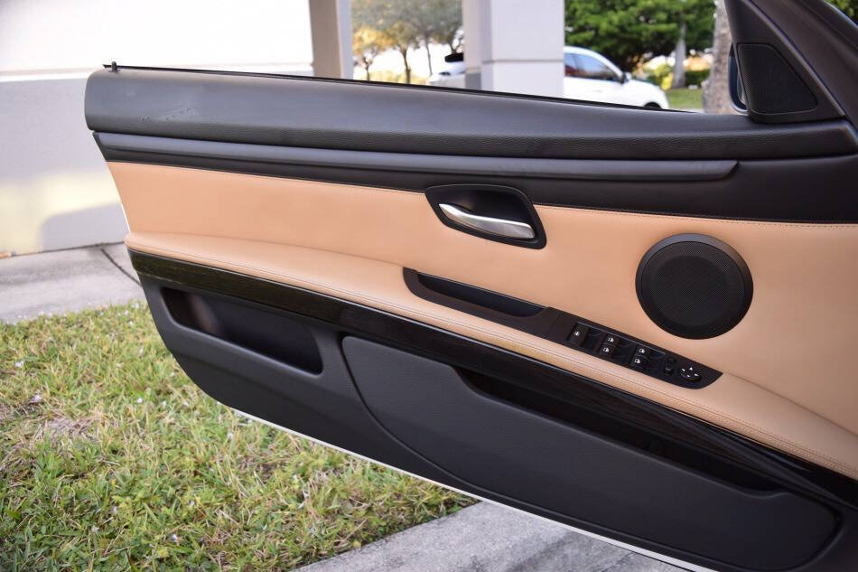 Used 2011 BMW M3 Convertible RWD image 76